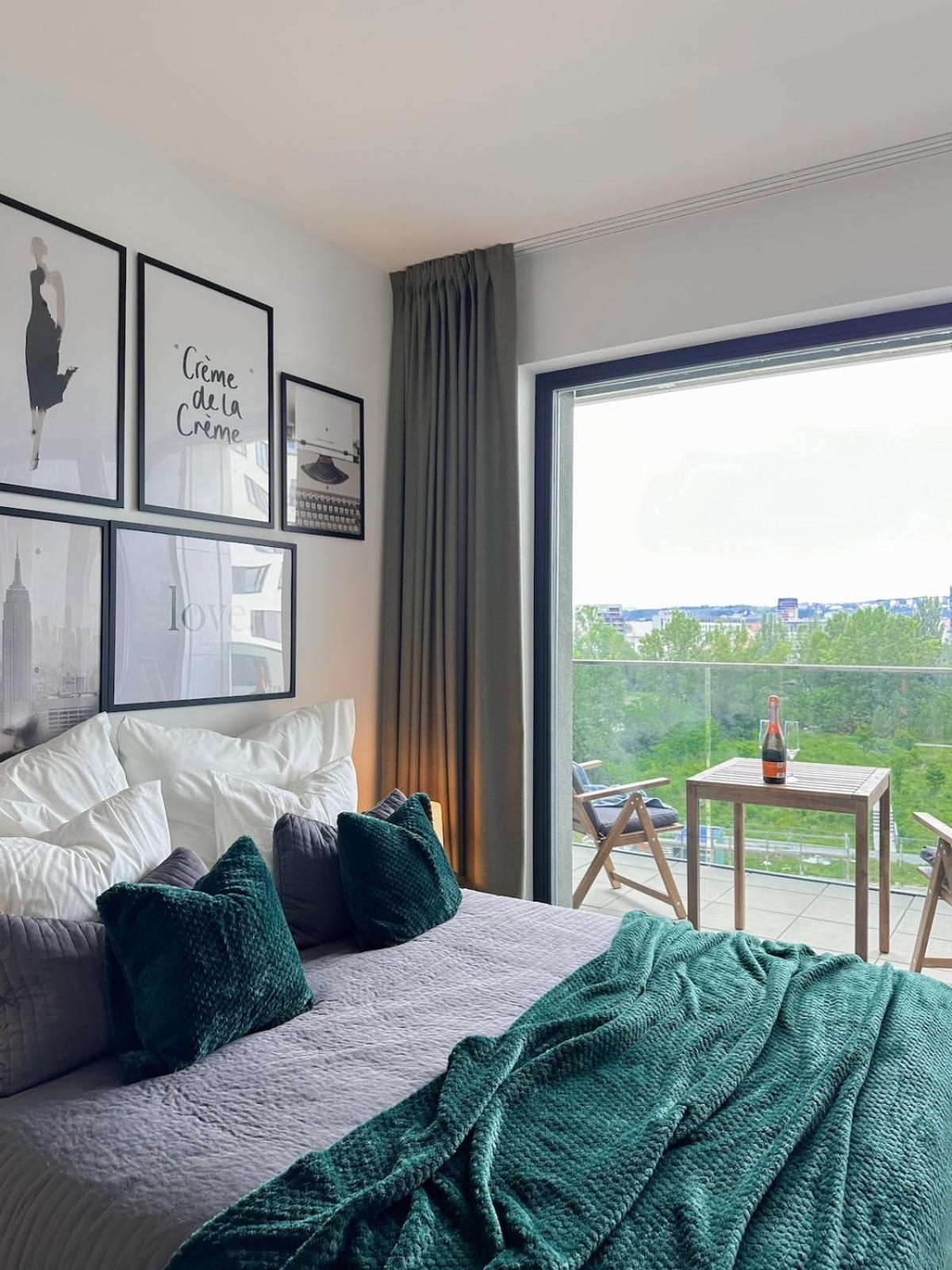 Real Living By Refa Balcony Retreat 91 Prague