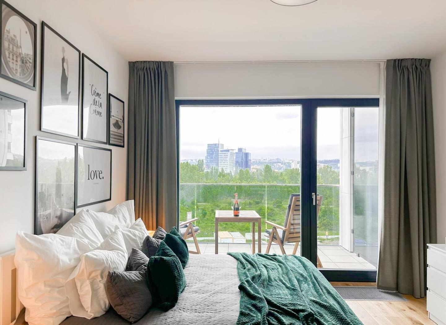 Real Living By Refa Balcony Retreat 91 Apartment Prague
